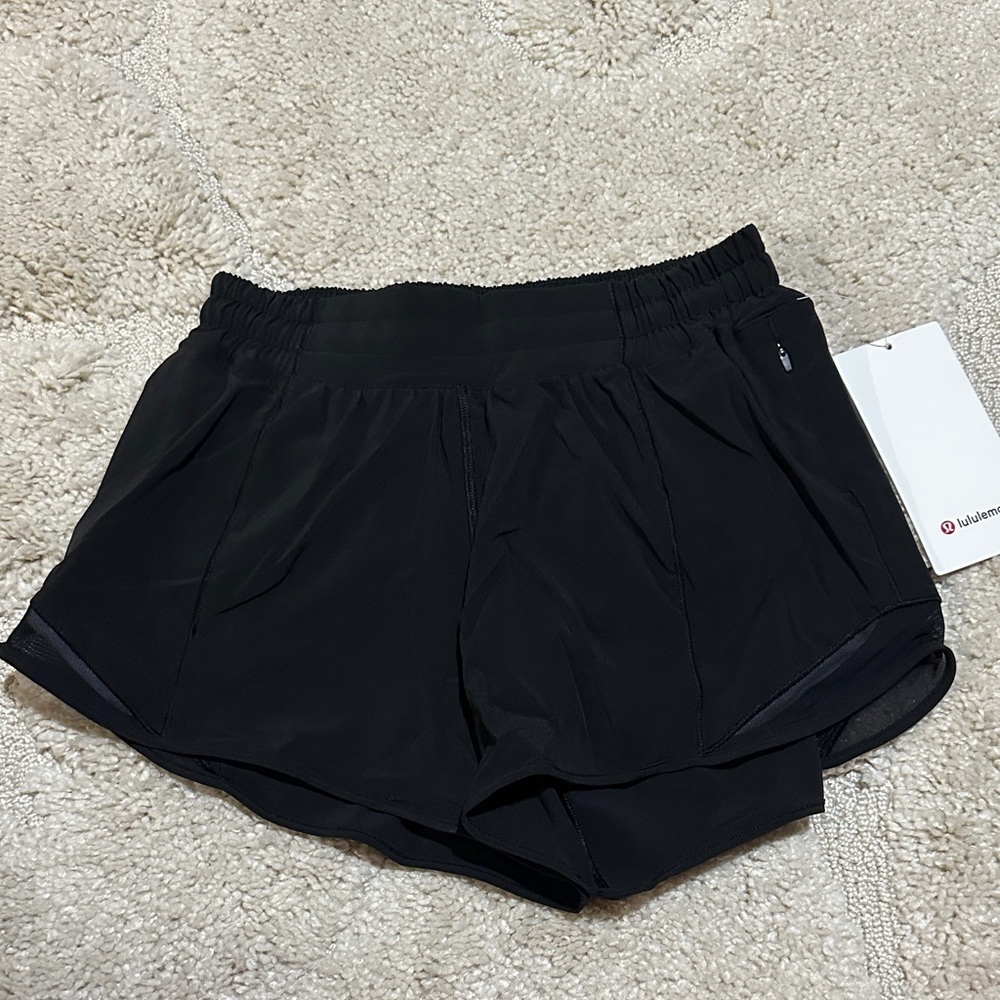 Lululemon LR Short 4” *Lined